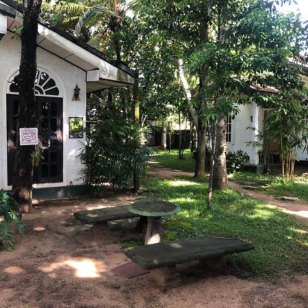 Sylvester Villa Hostel Negombo Exterior photo