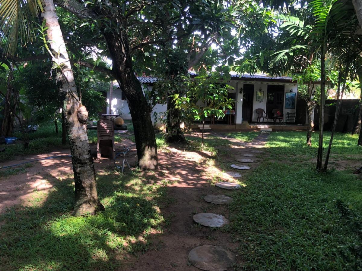 Sylvester Villa Hostel Negombo Exterior photo