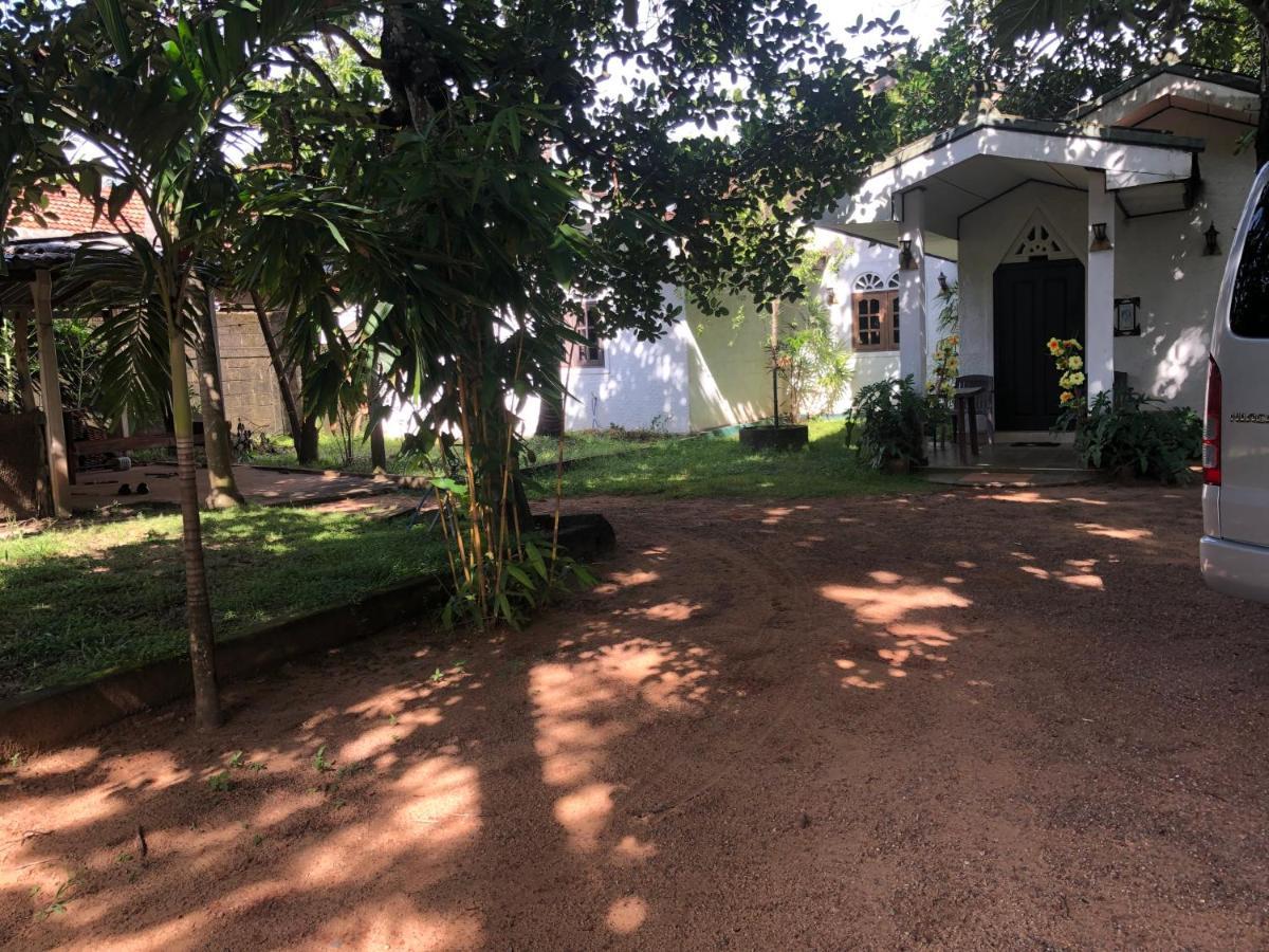 Sylvester Villa Hostel Negombo Exterior photo