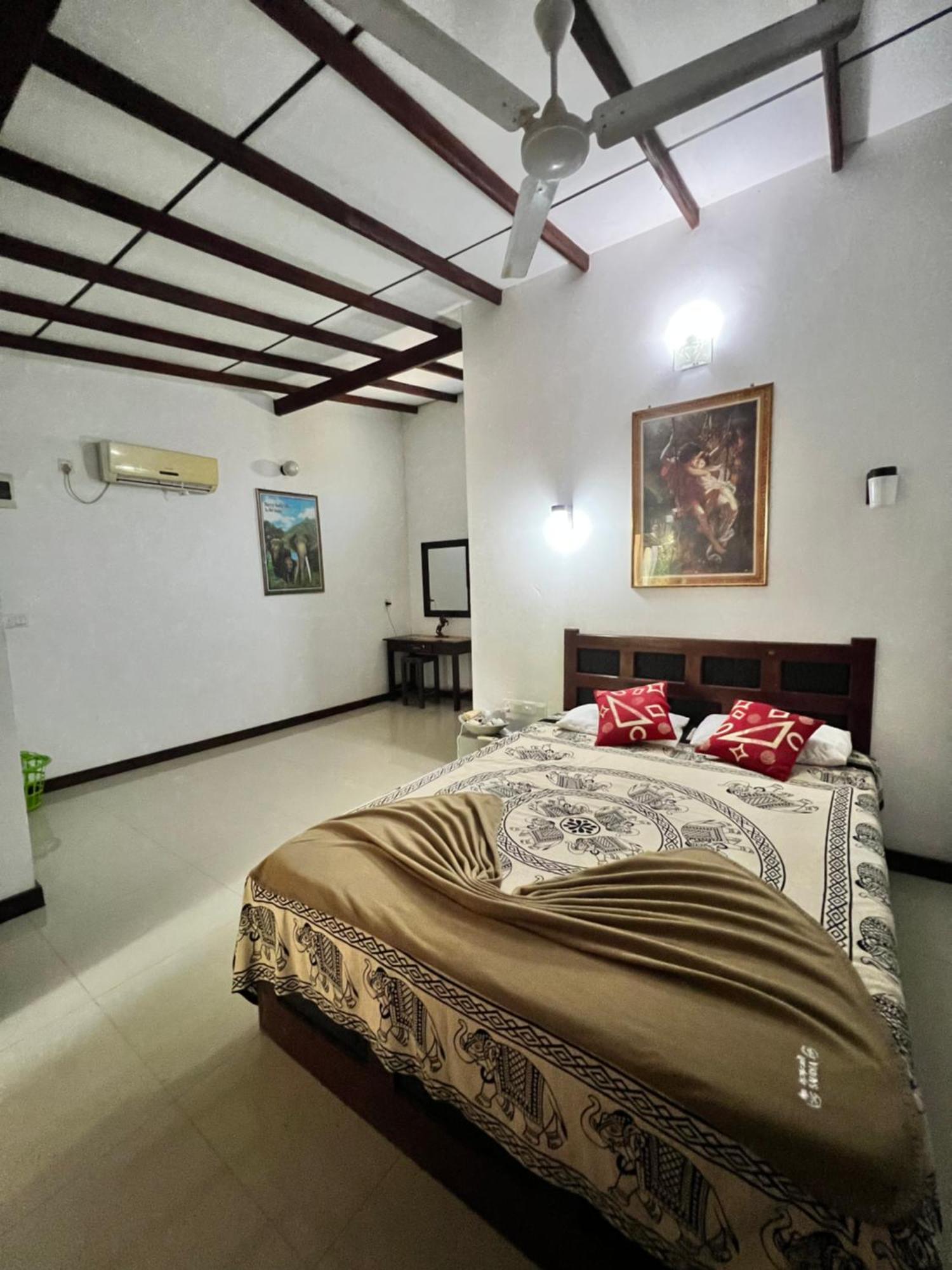 Sylvester Villa Hostel Negombo Exterior photo